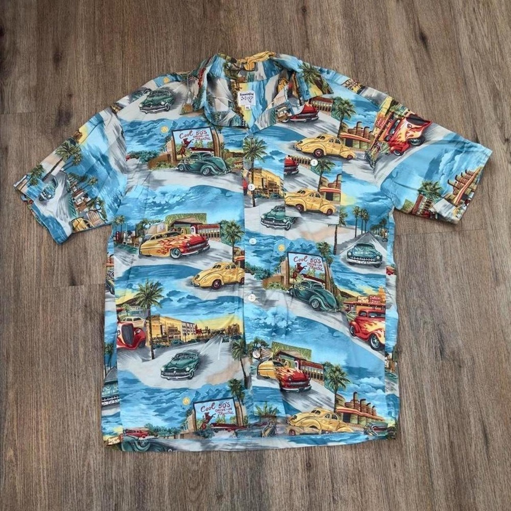 Vintage-style retro hot rod Hawaiian button-up